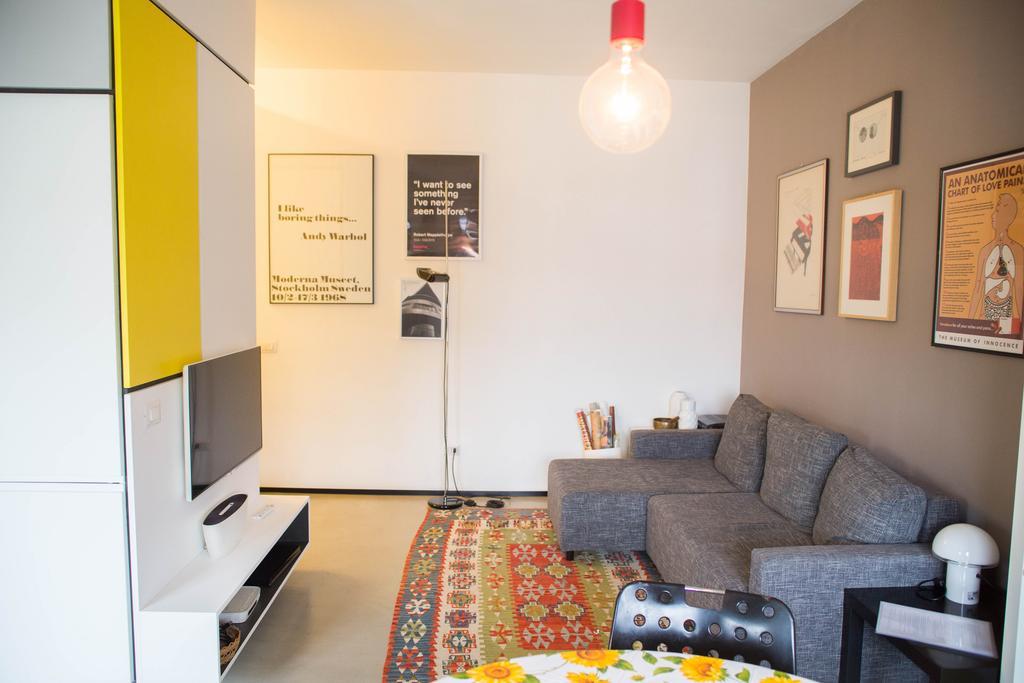 Lorenteggio Business Apartment Milan Luaran gambar